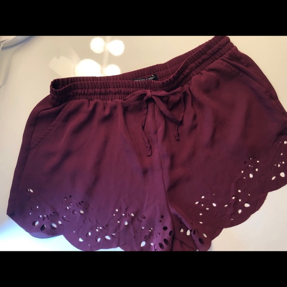 BRANDY MELVILLE MAROON FLORAL CUTOUT SHORTS - Picture 2 of 3